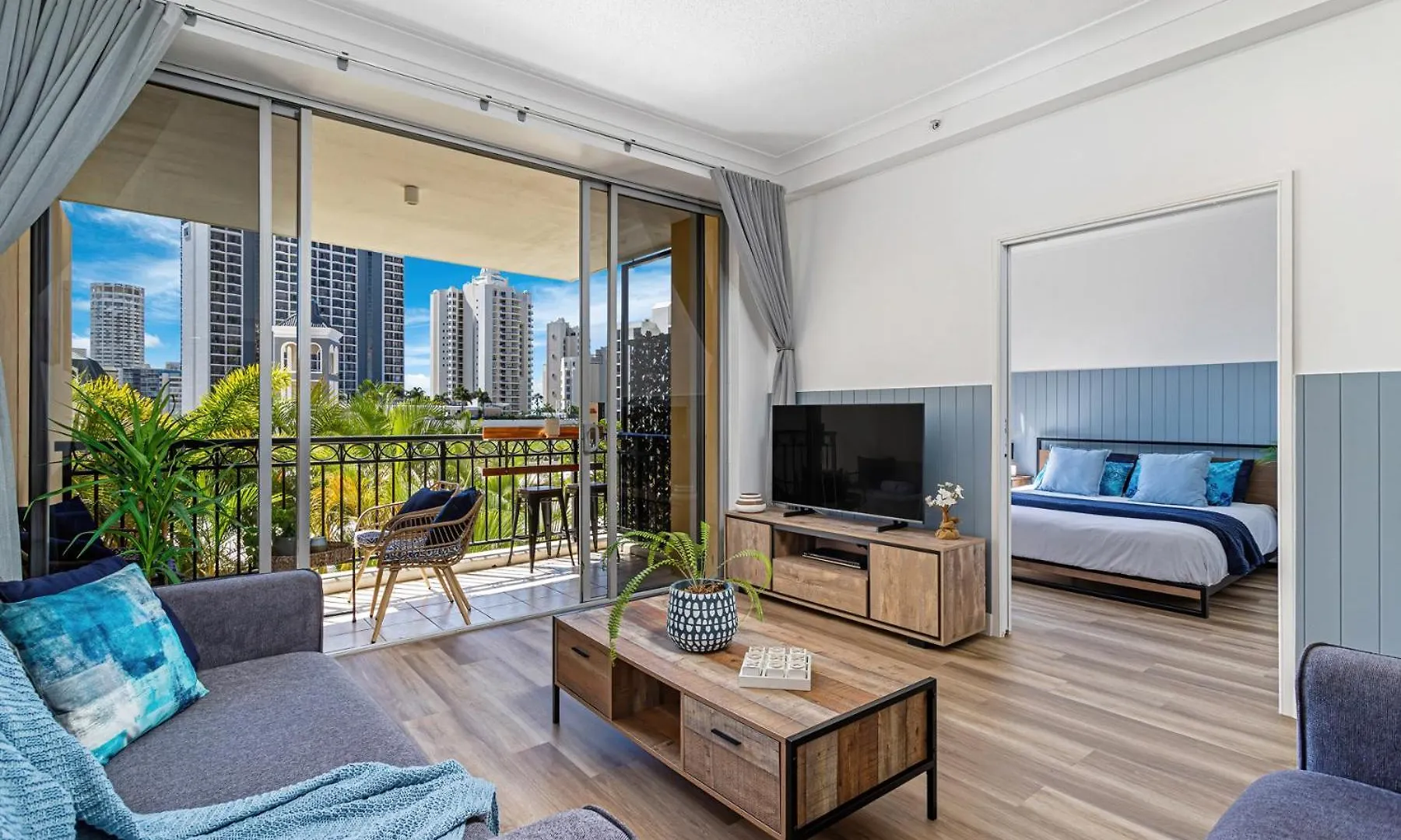 'The Ocean Breeze Getaway' By Inn Paradise Gold Coast 0*,  Ausztrália